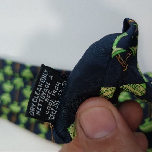 Chanel logo Fish chain  silk tie - Picture 11 of 14